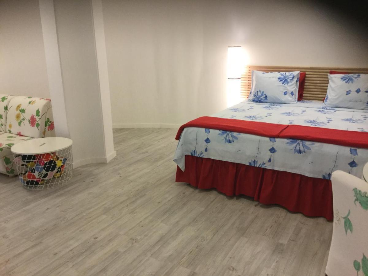 Red Cozy Stay Limassol Zimmer foto